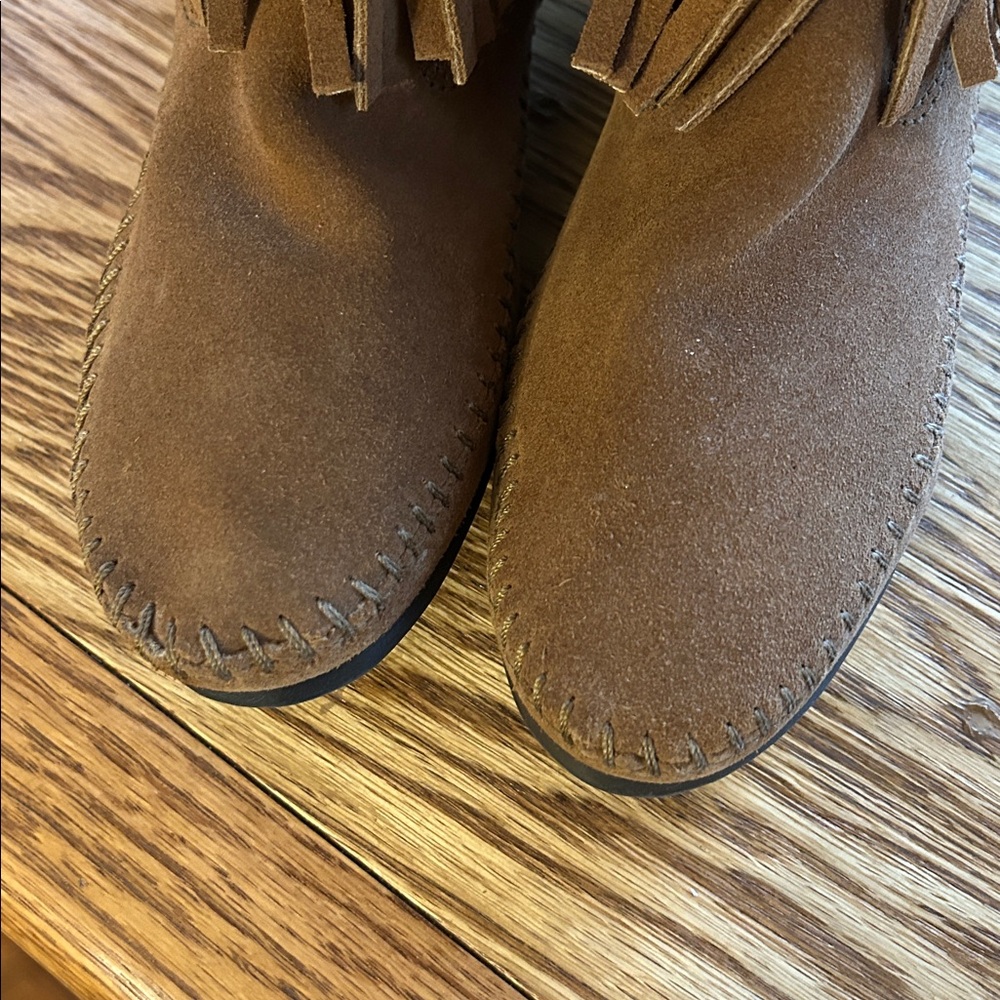 Minnetonka Triple Layer Fringe Boots Brown Moccasins Size 7 - Picture 8 of 8